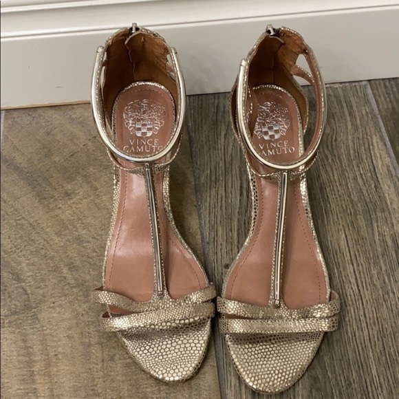 Vince Camuto gold pattern heels size 7.5M - Picture 2 of 13